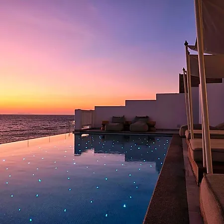 Icon Mykonos Hotell 4*
